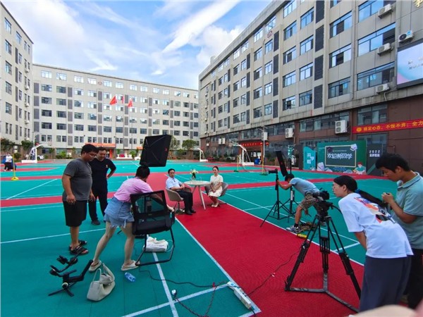 德育智育 文艺双馨 | 三湘都市报旗下犇视频《津津乐教》栏目对我校进行报道