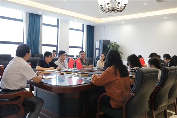 @2023级高一新同学，你的班主任“拍了拍”你