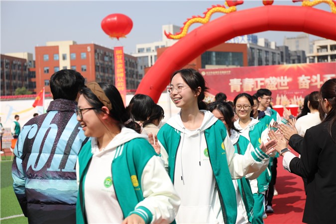 青春正盛世，奋斗正当时——我校高考、学考誓师动员大会圆满落幕